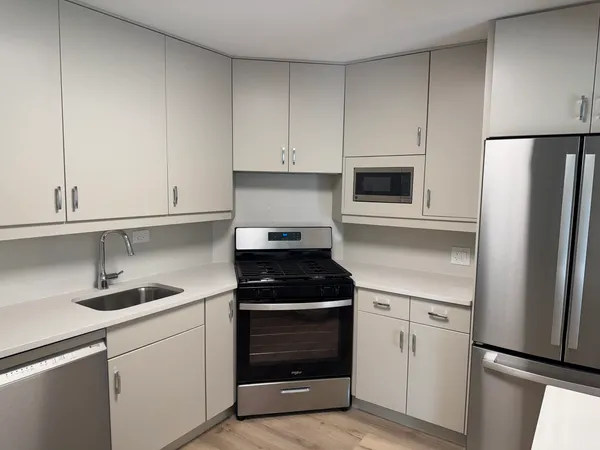 $3,495 | 1250 Park Avenue West, Unit 435, Highland Park, IL 60035