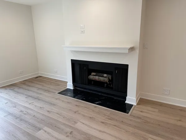 $3,495 | 1250 Park Avenue West, Unit 435, Highland Park, IL 60035