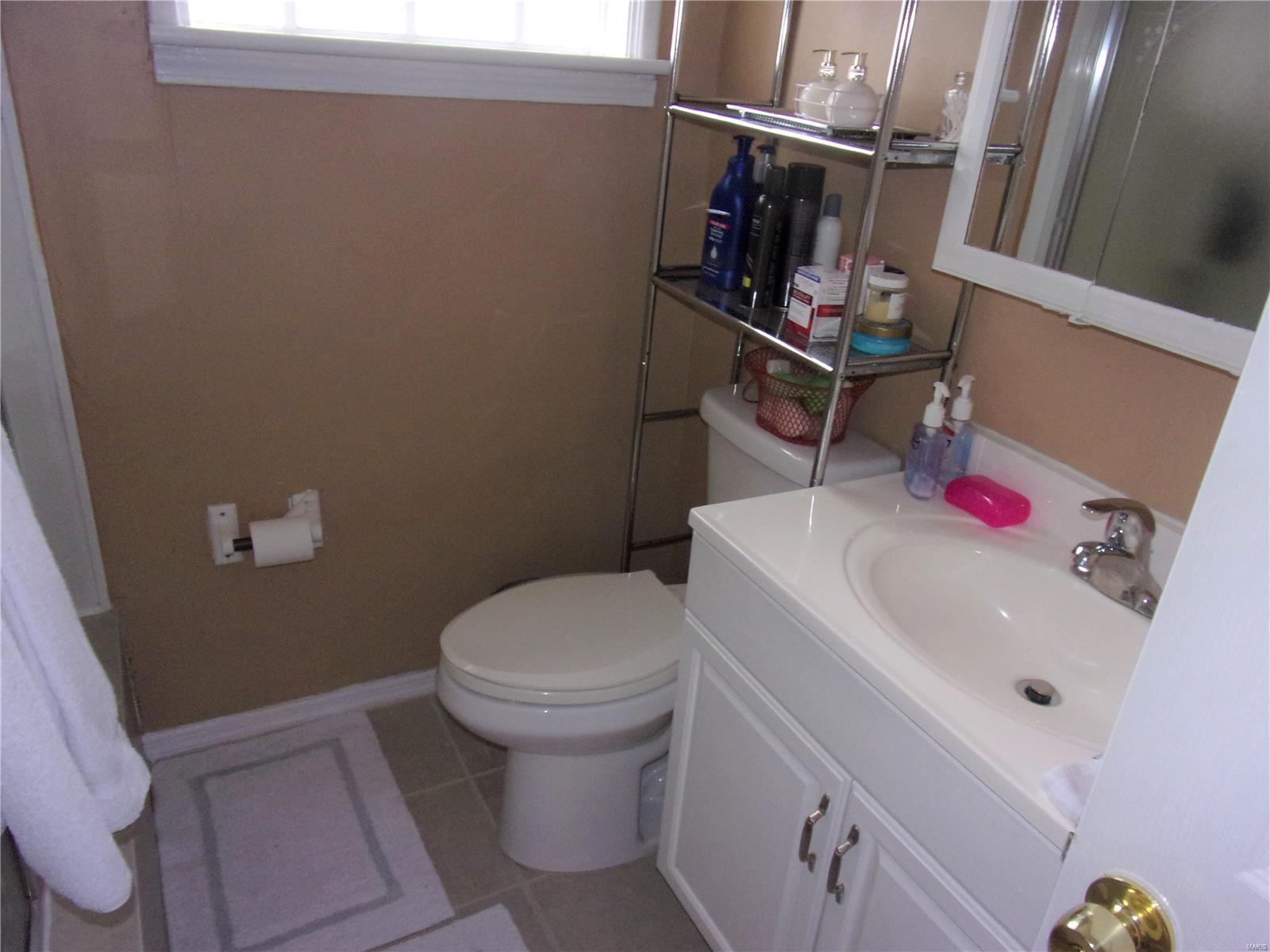 1022 Reavis Barracks Road St. Louis, MO 63125 - Photo 8 of 16 Gallery Image 8