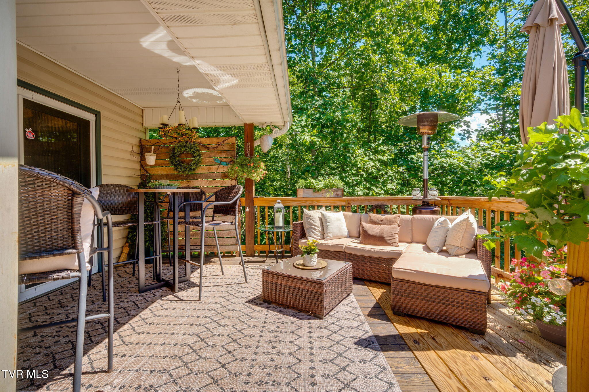109 Cherokee Circle Erwin, TN 37650 - Photo 5 of 35 030