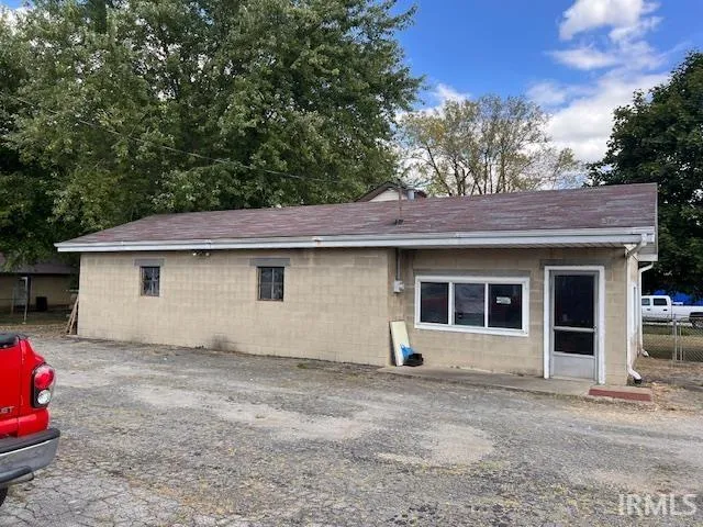 $69,500 | 2710 Broad Street, New Castle, IN 47362