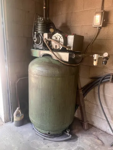 $69,500 | 2710 Broad Street, New Castle, IN 47362