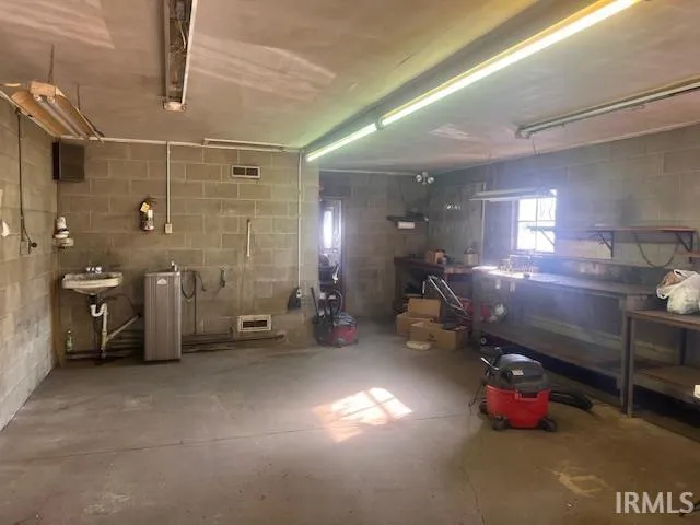 $69,500 | 2710 Broad Street, New Castle, IN 47362