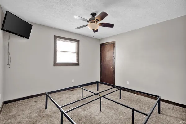 $280,000 | 2920 V Street, Bedford, IN 47421