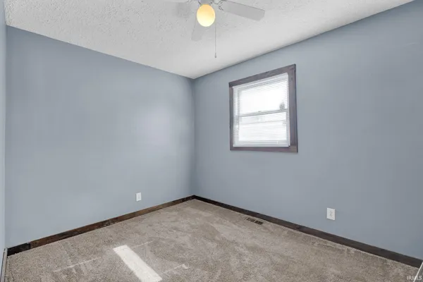 $280,000 | 2920 V Street, Bedford, IN 47421