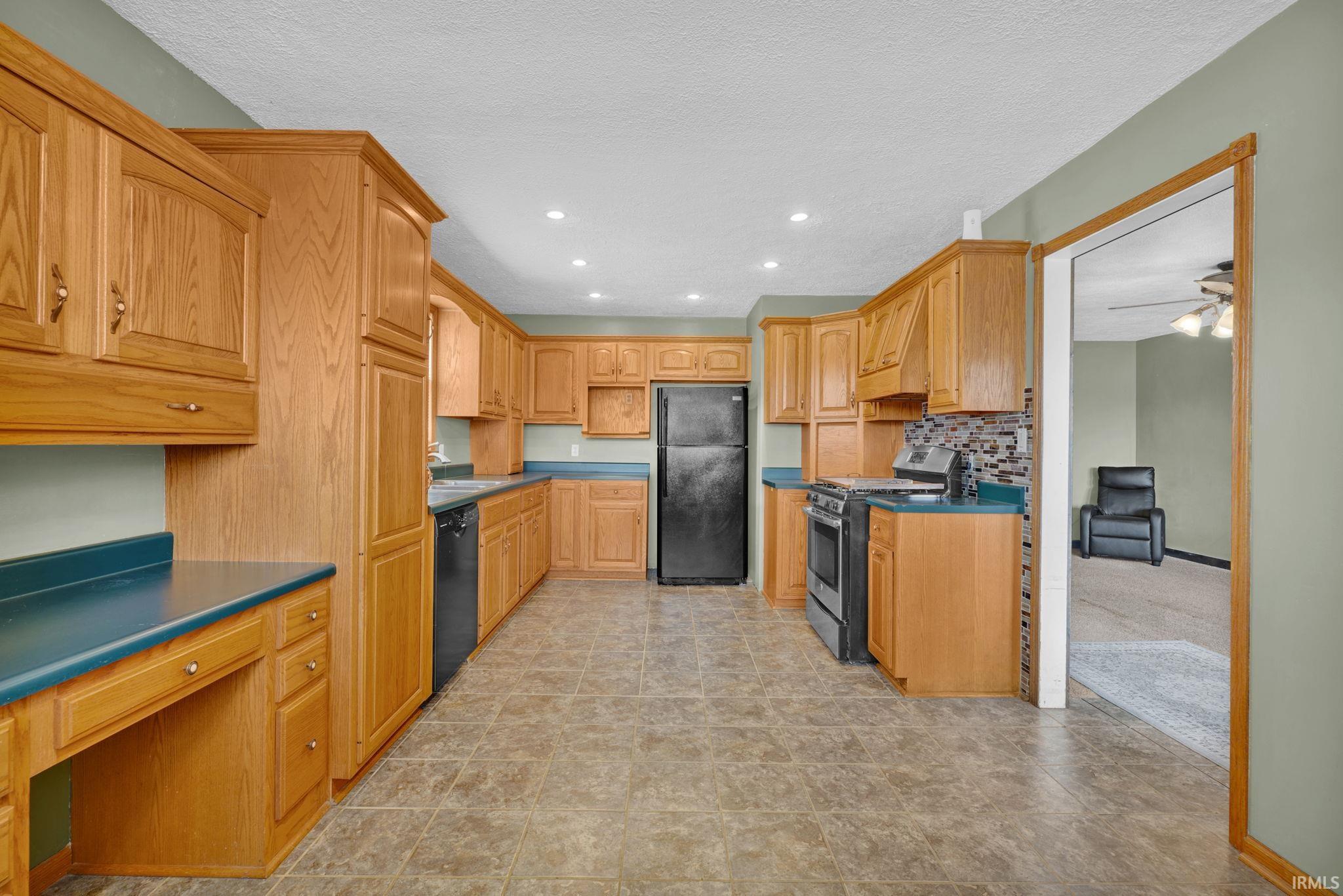 2920 V Street Bedford, IN 47421 - Photo 6 of 23