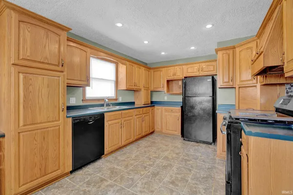 $280,000 | 2920 V Street, Bedford, IN 47421