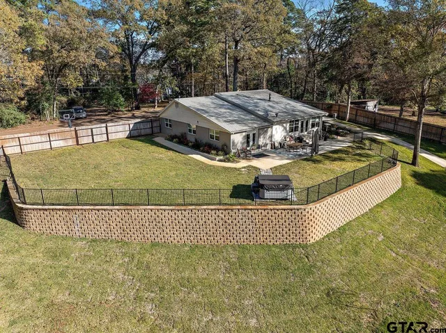 $999,000 | 130 County Road 3162, Jacksonville, TX 75766