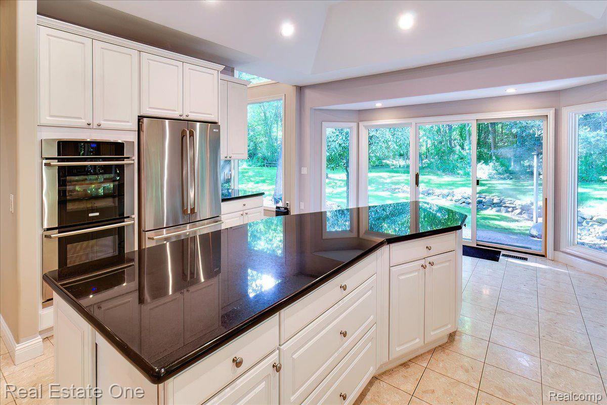 5016 Stonehenge Drive Rochester, MI 48306 - Photo 16 of 82 Gallery Image 16