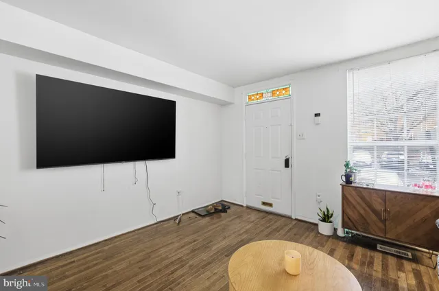 $2,000 | 1809 East Fairmount Avenue, Baltimore, MD 21231