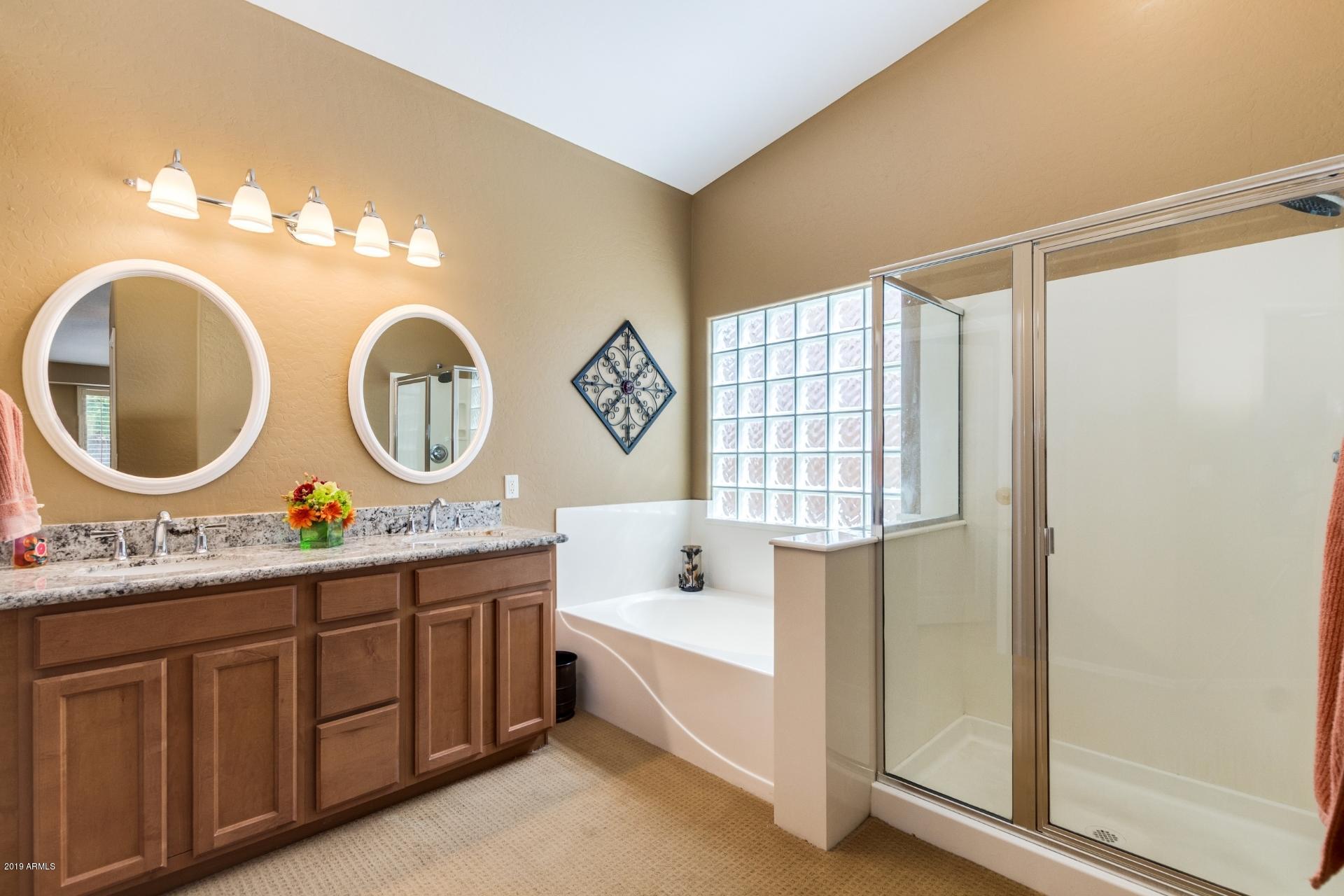 1629 East Beverly Road Phoenix, AZ 85042 - Photo 11 of 18 Granite Counter, Separate Shower & Tub