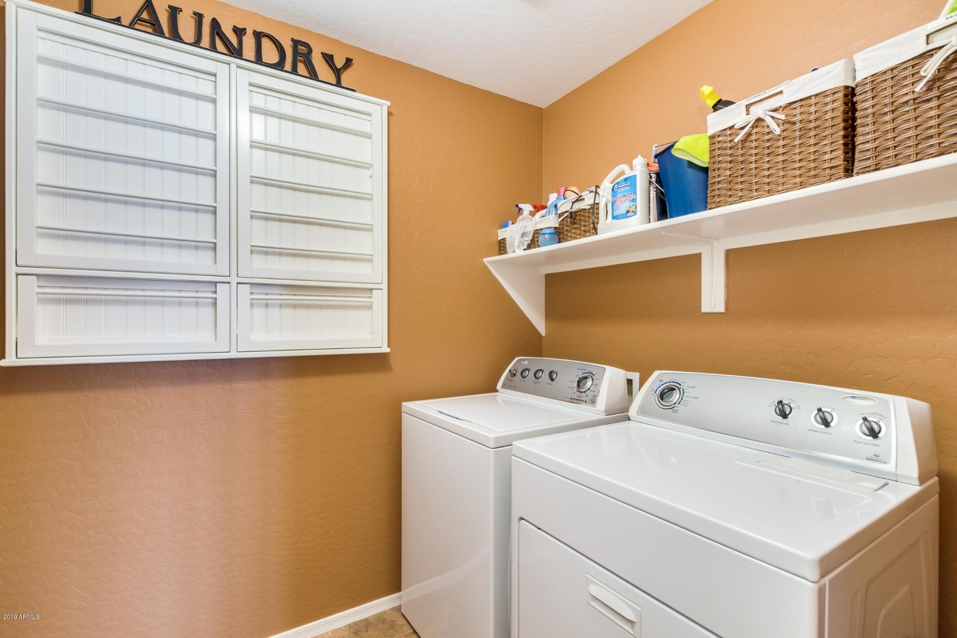 1629 East Beverly Road Phoenix, AZ 85042 - Photo 14 of 18 Washer & Dryer Included