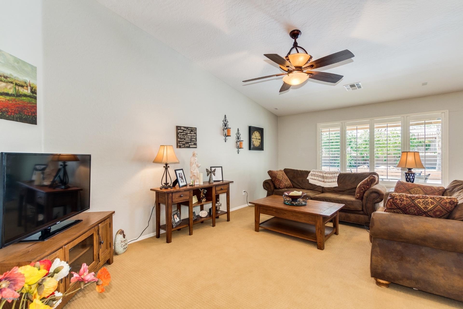 1629 East Beverly Road Phoenix, AZ 85042 - Photo 8 of 18 Vaulted Ceilings