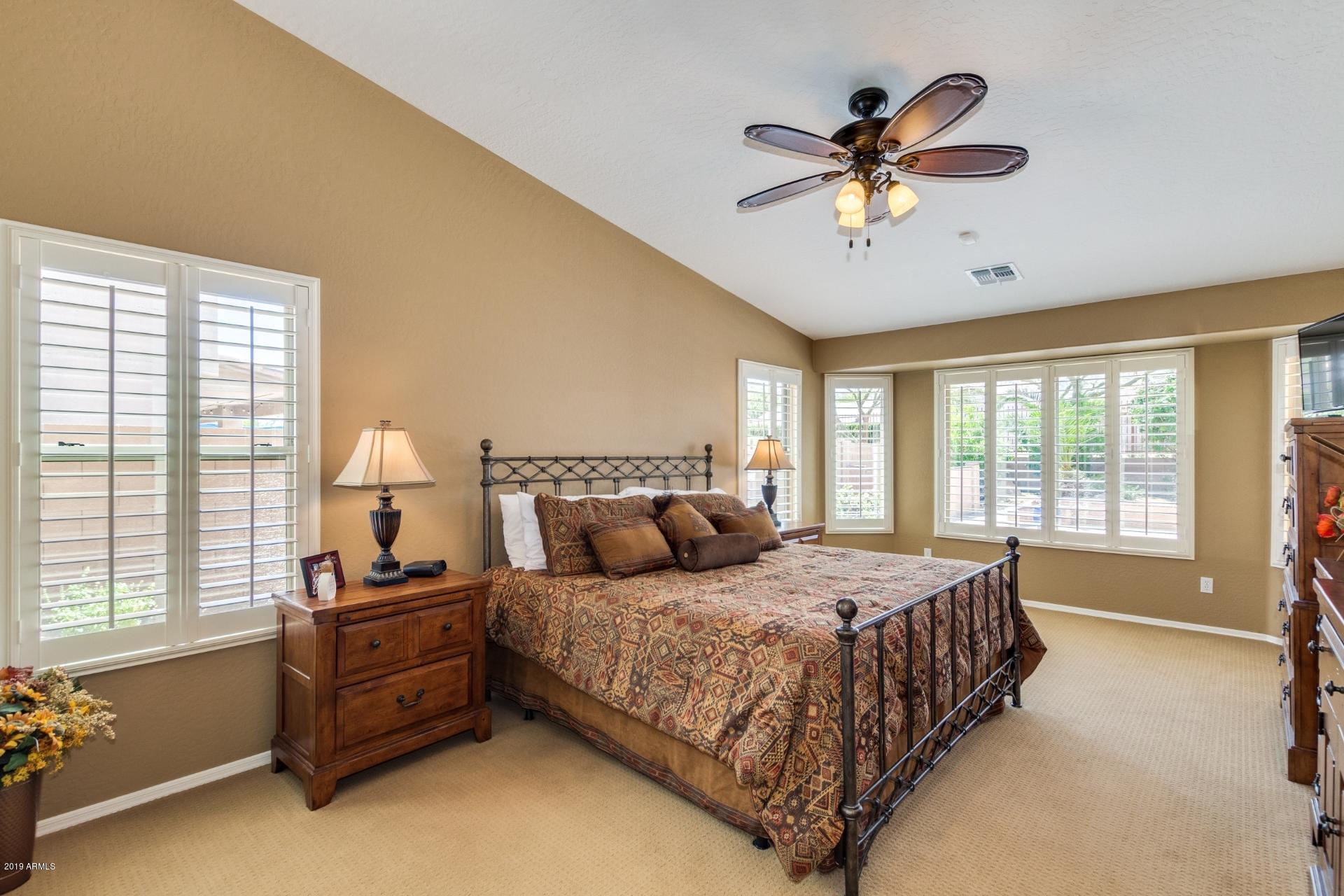 1629 East Beverly Road Phoenix, AZ 85042 - Photo 10 of 18 Large Master Suite