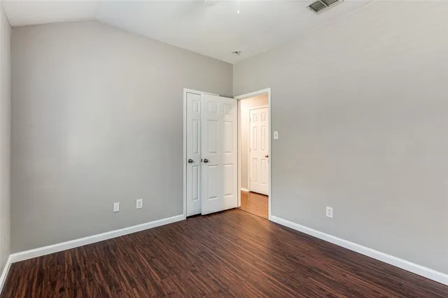 $2,400 | 220 Stampede Street, Waxahachie, TX 75165