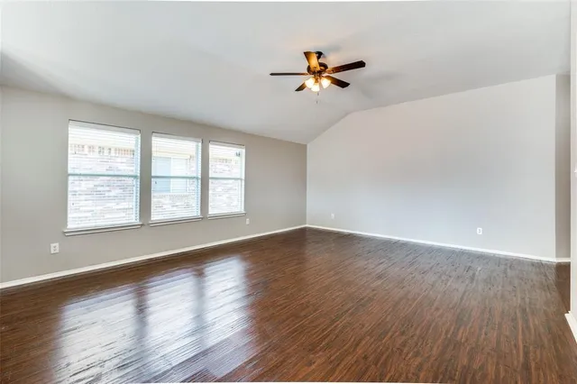 $2,400 | 220 Stampede Street, Waxahachie, TX 75165