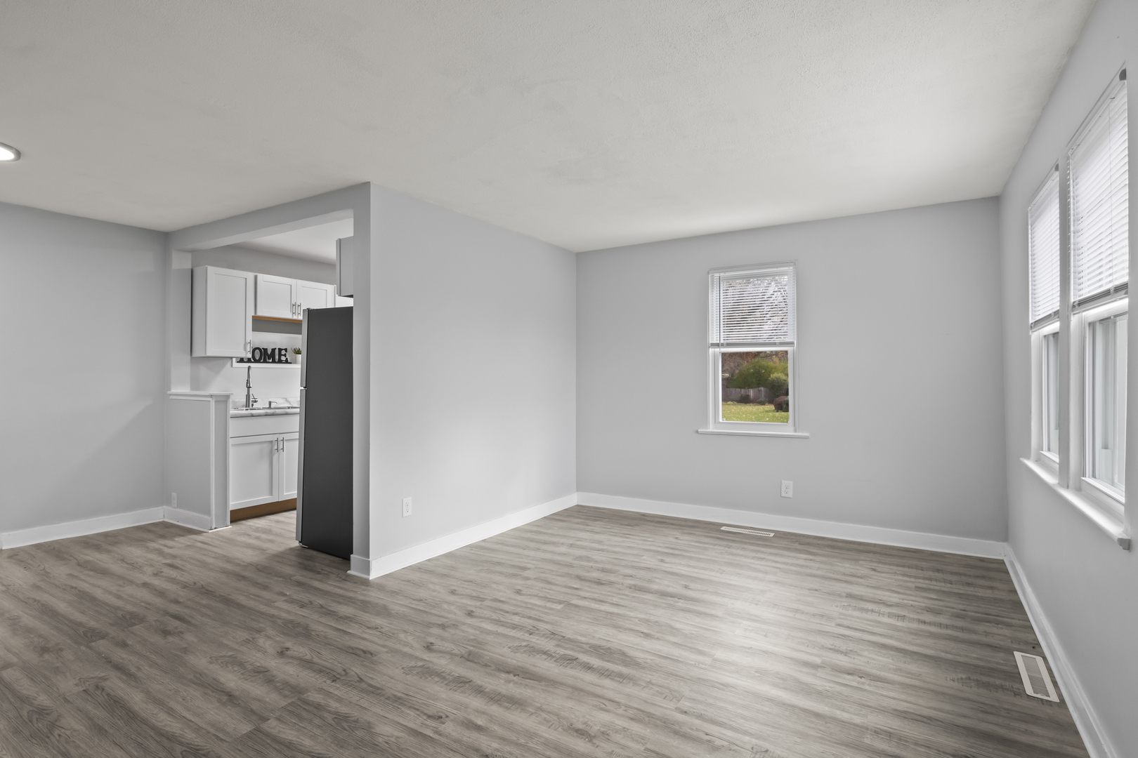 3614 Linneman Street Glenview, IL 60025 - Photo 9 of 26