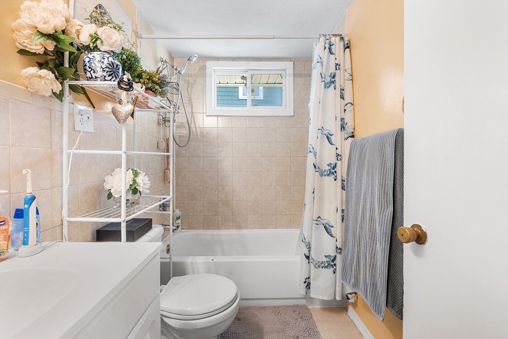 104 College Farm Road Waltham, MA 02451 - Photo 7 of 26