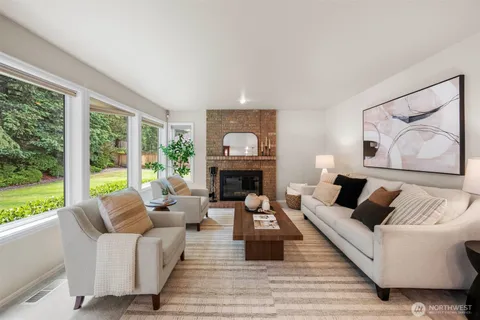 $1,750,000 | 320 210th Court Southeast, Sammamish, WA 98074