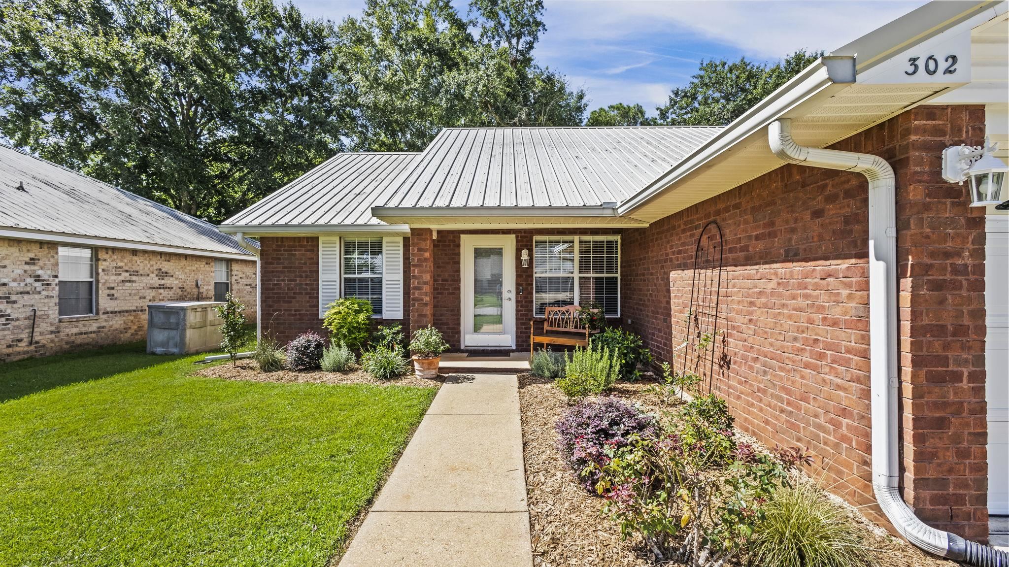 302 Cluster Street Foley, AL 36535 - Photo 5 of 28 Entry