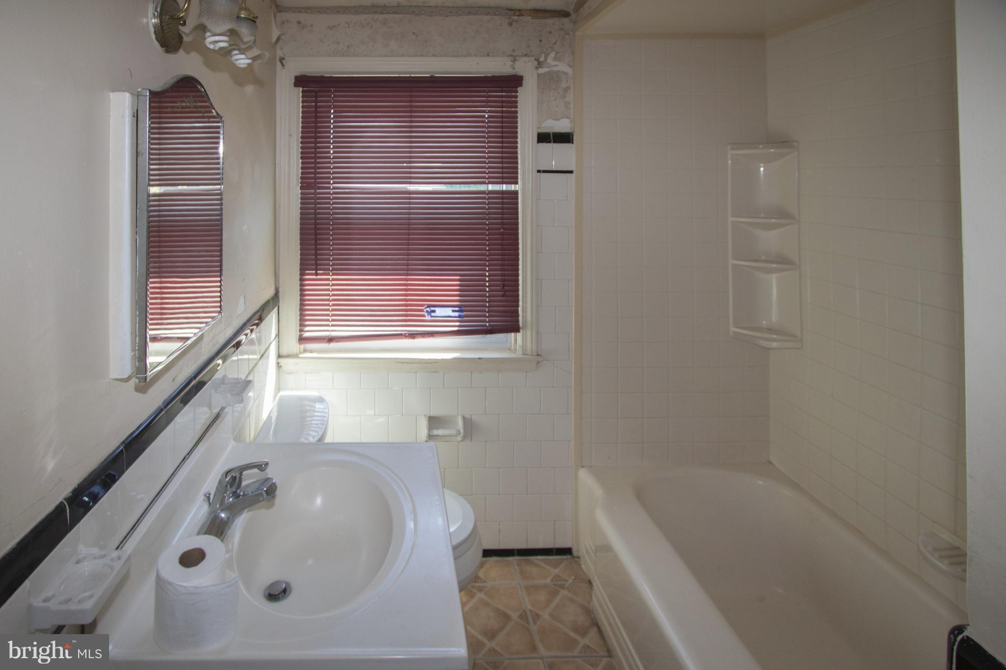 3900 Brookhill Road Baltimore, MD 21215 - Photo 6 of 9 Interior (General)