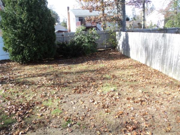 7 Indian Point Road Webster, MA 01570 - Photo 3 of 14