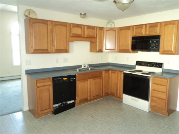 7 Indian Point Road Webster, MA 01570 - Photo 4 of 14
