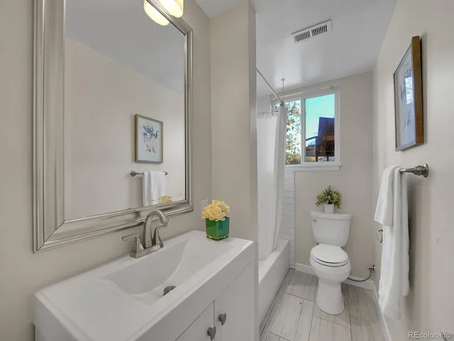 $909,900 | 3953 East Costilla Avenue, Centennial, CO 80122