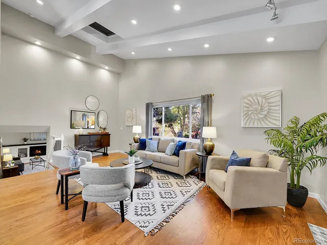 $909,900 | 3953 East Costilla Avenue, Centennial, CO 80122