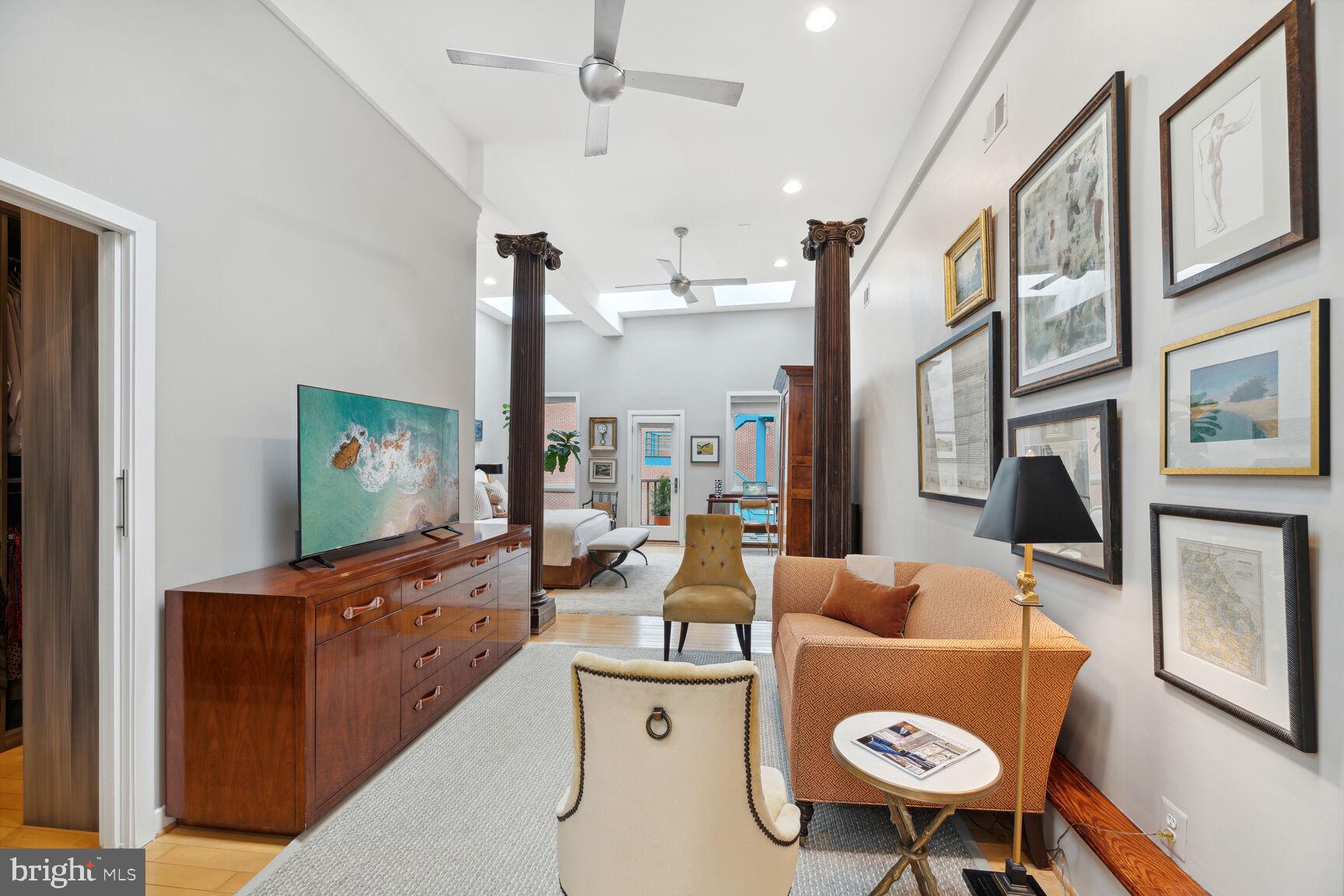 436 M Street Northwest, Unit 5 Washington, DC 20001 - Photo 10 of 30 Primary Bedroom Sitting Area