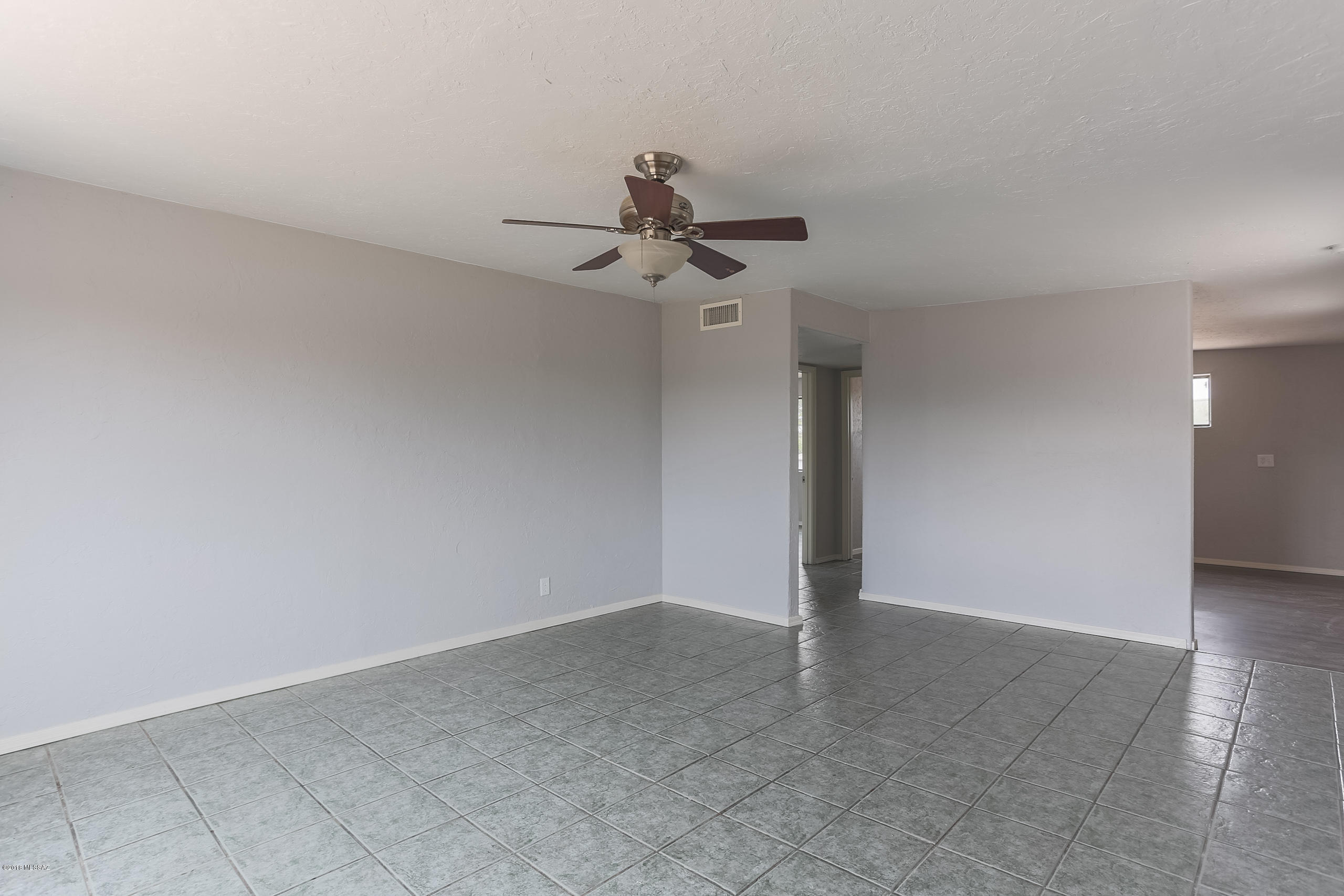 1410 East Ginter Road Tucson, AZ 85706 - Photo 5 of 15 Gallery Image 5