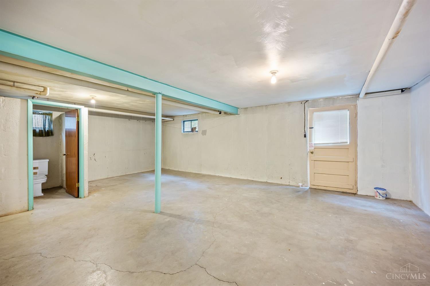 2956 Ferguson Road Cincinnati, OH 45238 - Photo 24 of 27 Gallery Image 24