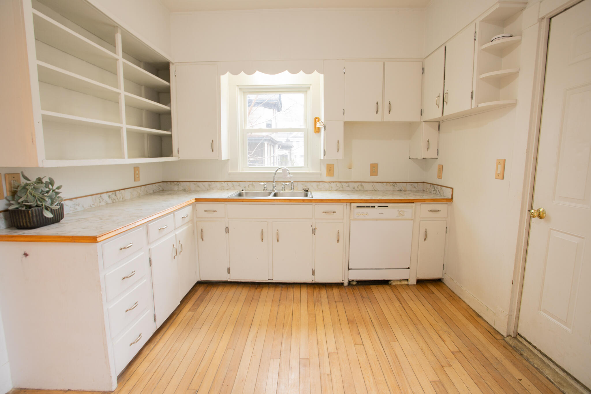 8-10 Linden Street Bangor, ME 04401 - Photo 66 of 80 IMG_0365