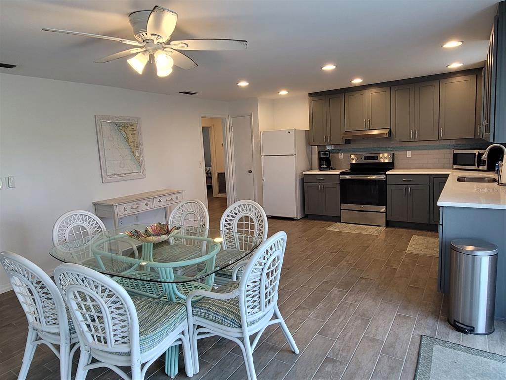 18 Golfview Court Rotonda West, FL 33947 - Photo 11 of 27