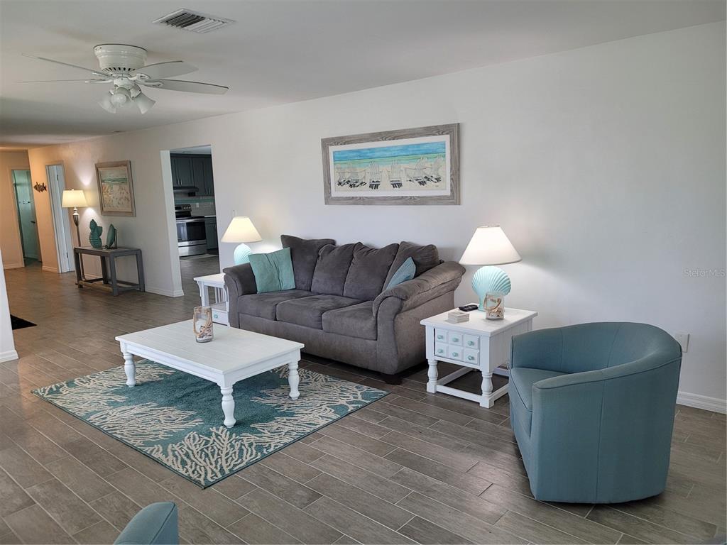 18 Golfview Court Rotonda West, FL 33947 - Photo 4 of 27