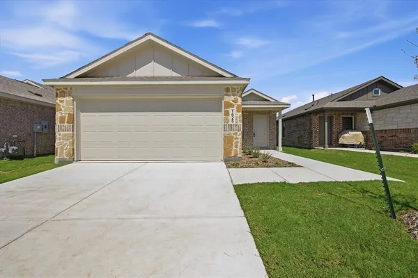 $1,950 | 1625 Elliott Road, Howe, TX 75459