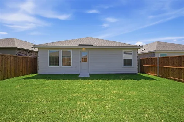 $1,950 | 1625 Elliott Road, Howe, TX 75459