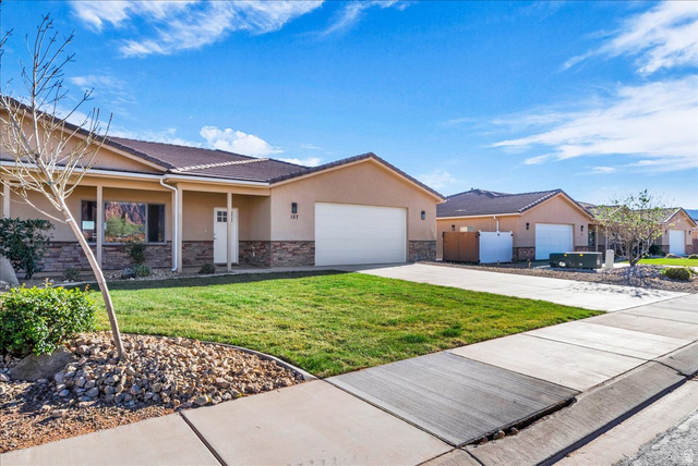 157 West 200 South Ivins, UT 84738 - Photo 2 of 28