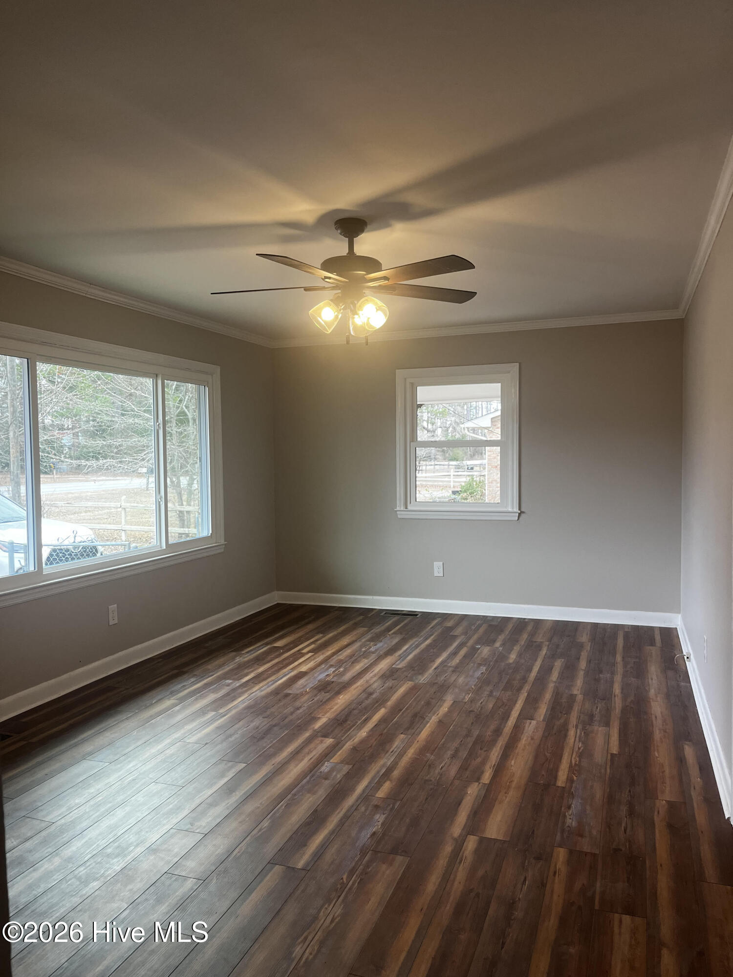 1046 Broad Creek Road New Bern, NC 28560 - Photo 2 of 9 Living Room