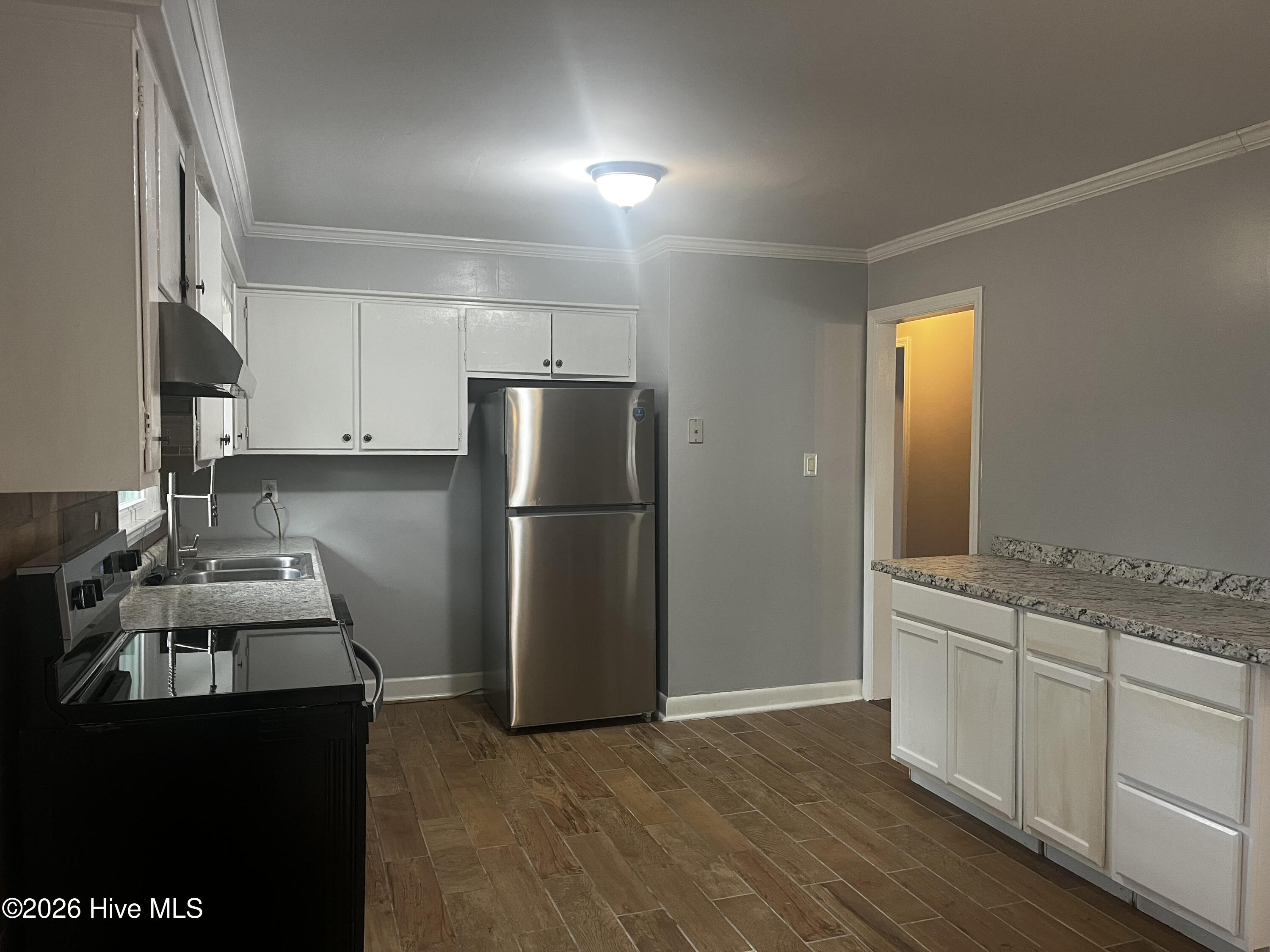 1046 Broad Creek Road New Bern, NC 28560 - Photo 5 of 9 Kitchen