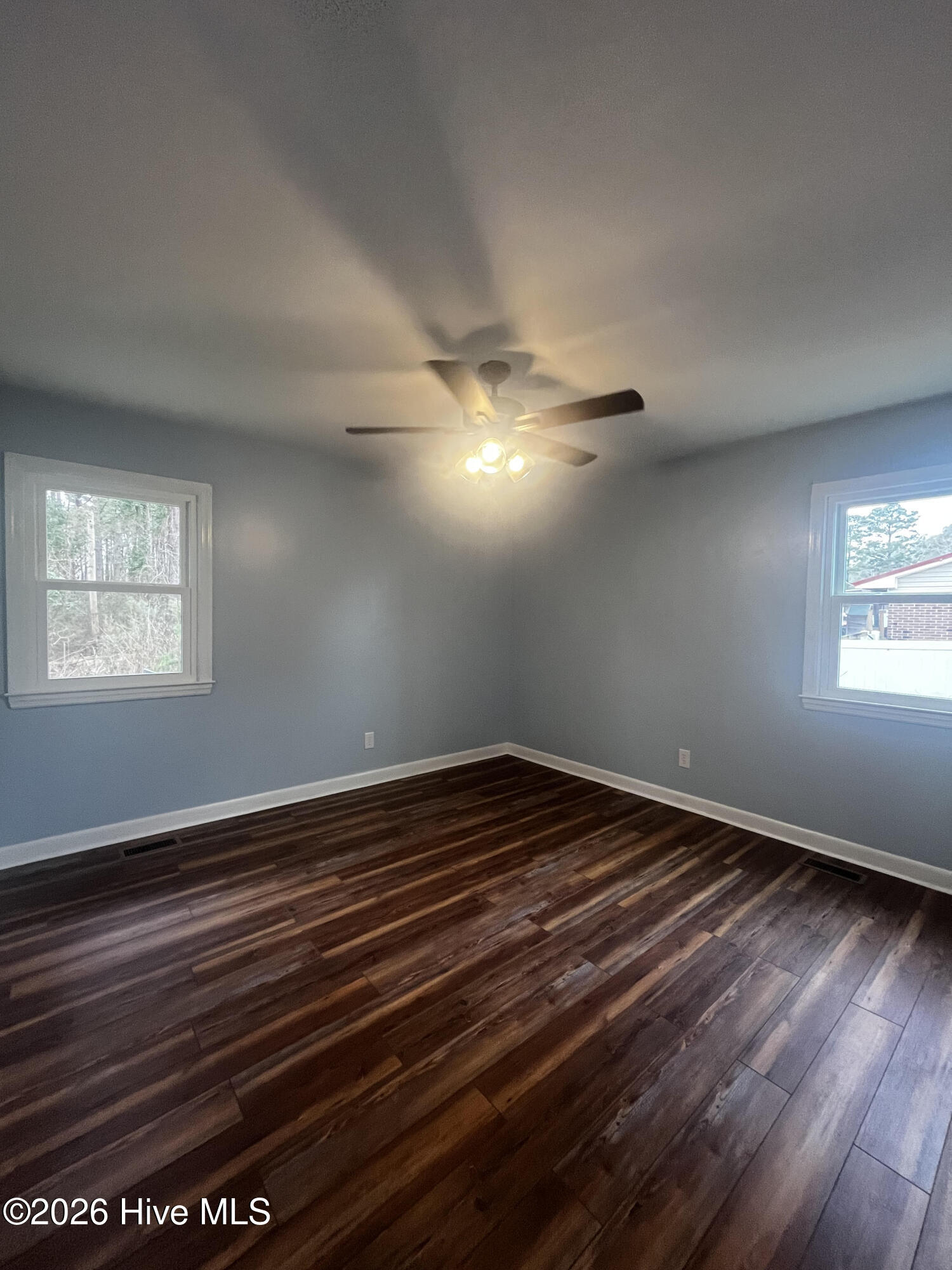 1046 Broad Creek Road New Bern, NC 28560 - Photo 6 of 9 Primary Bedroom