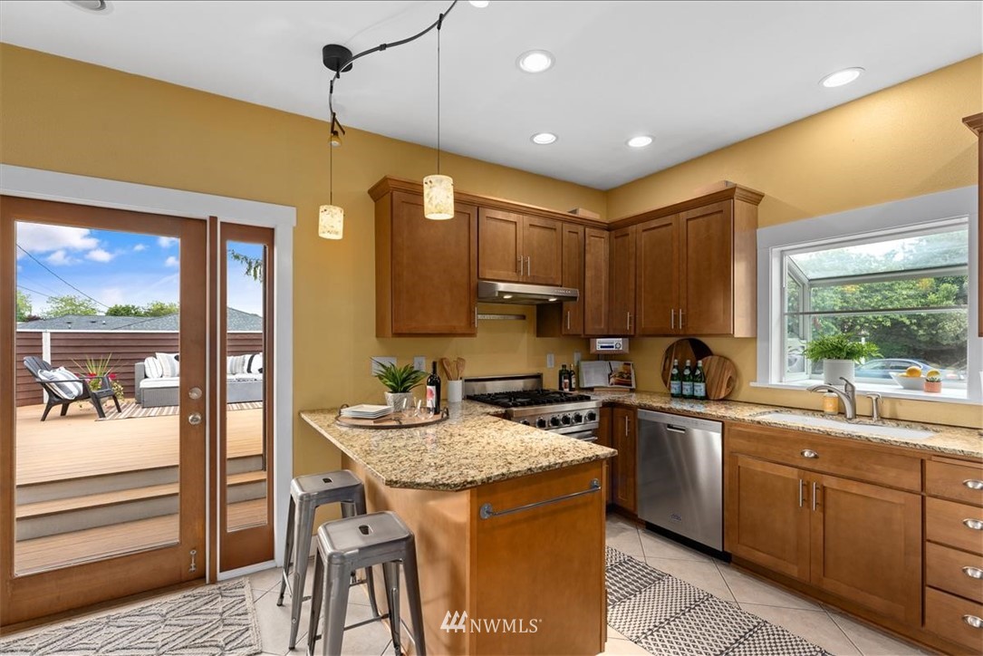 1602 Rockefeller Avenue Everett, WA 98201 - Photo 12 of 37