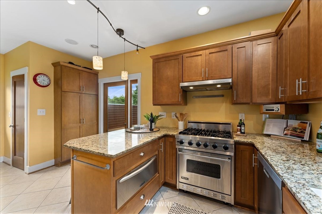 1602 Rockefeller Avenue Everett, WA 98201 - Photo 14 of 37