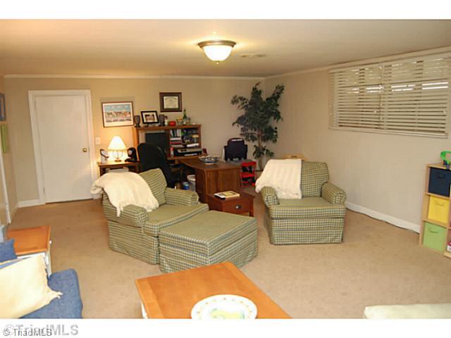 512 Ashe Street High Point, NC 27262 - Photo 8 of 16 Den/Family/Great Room.