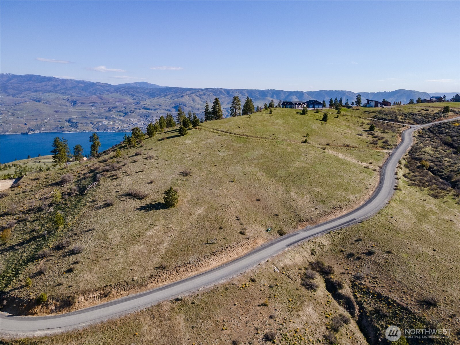 282 Hawks Ridge Road Chelan, WA 98816 - Photo 14 of 17