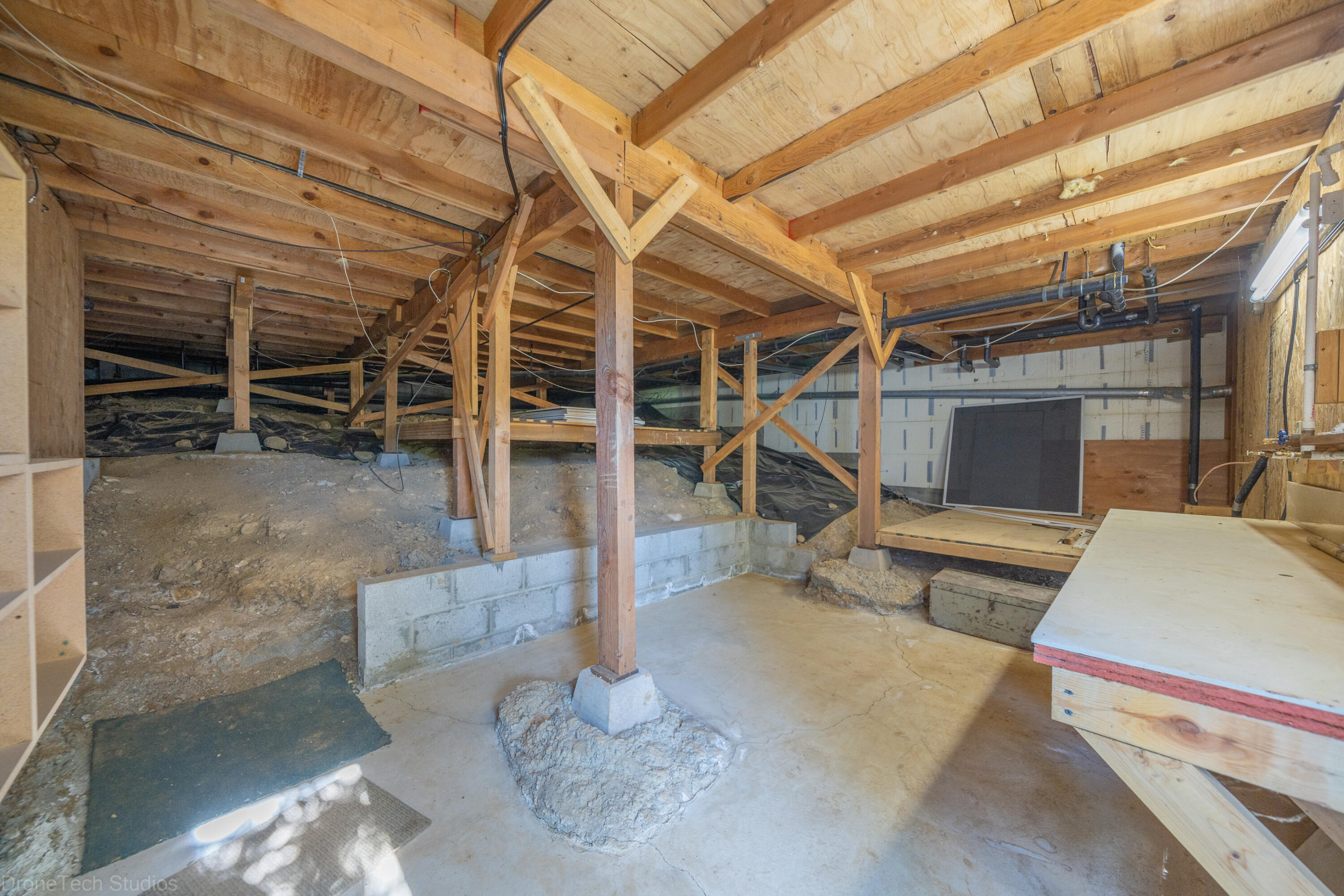833 Cherryhill Trail Redding, CA 96003 - Photo 33 of 42 a view of entryway
