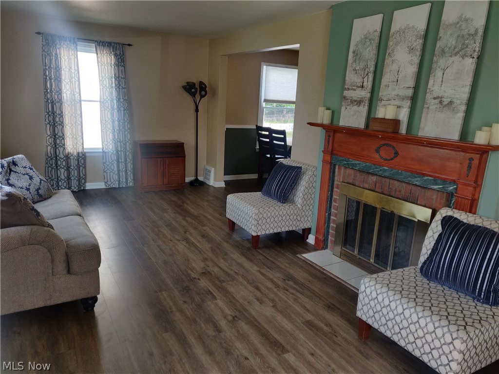 4923 Anderson Road Cleveland, OH 44124 - Photo 4 of 24