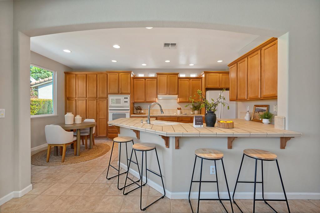 7525 Colbert Drive Rancho Murieta, CA 95683 - Photo 13 of 52 Gallery Image 13