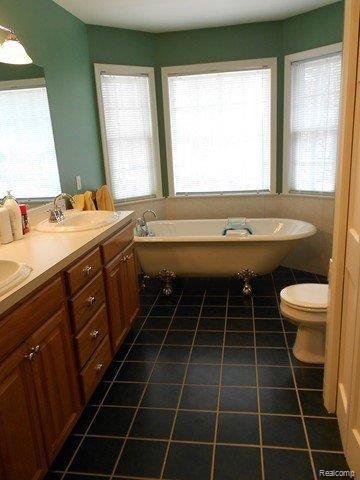 4240 Phillips Road Metamora, MI 48455 - Photo 14 of 25 Phillips Rd Master bath