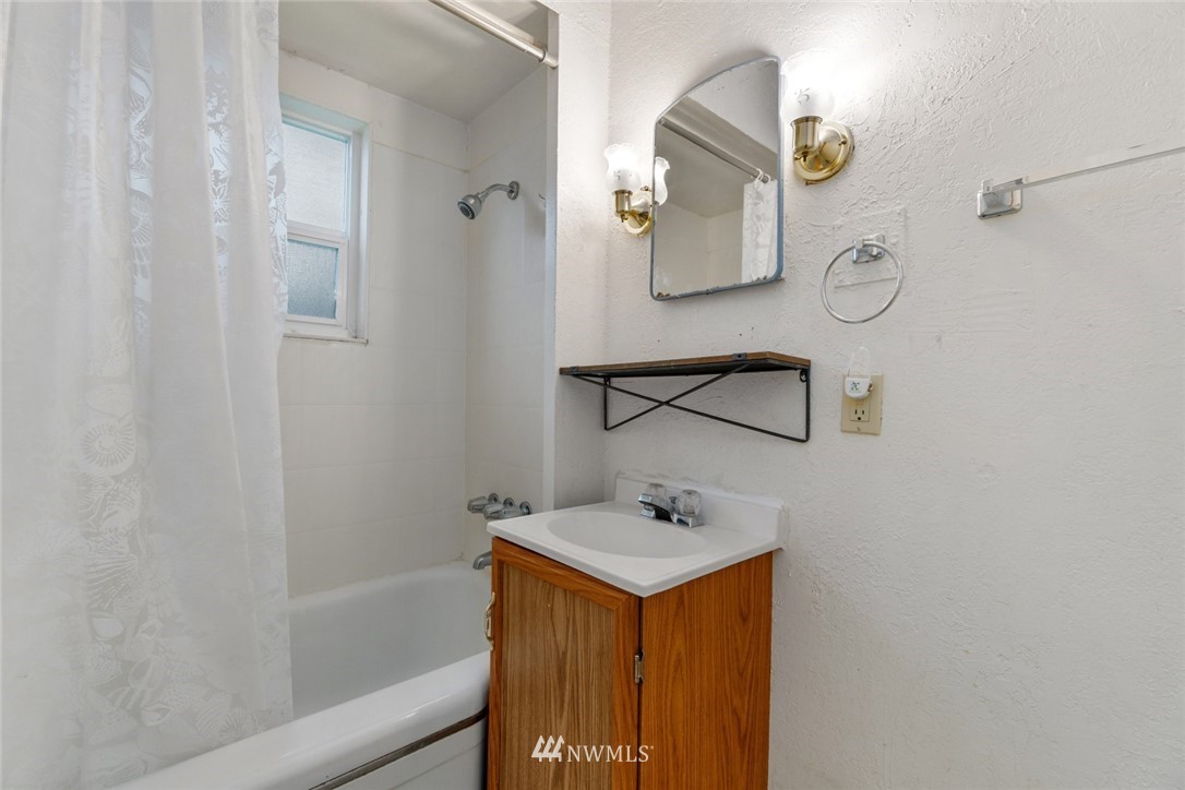 42 Southwest 13th Street Chehalis, WA 98532 - Photo 9 of 22 Gallery Image 9